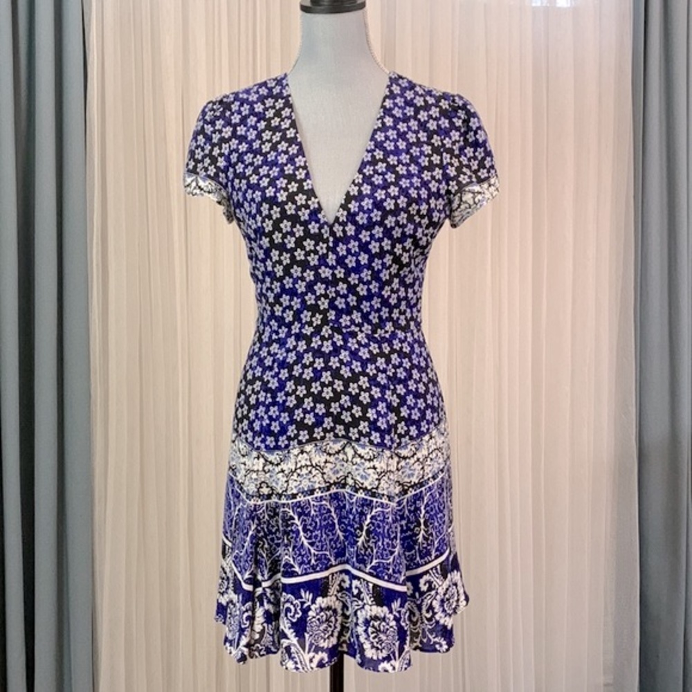 LOVERS + Friends dress Cassidy Vneck fit & flare silhouette zip back lined sz S